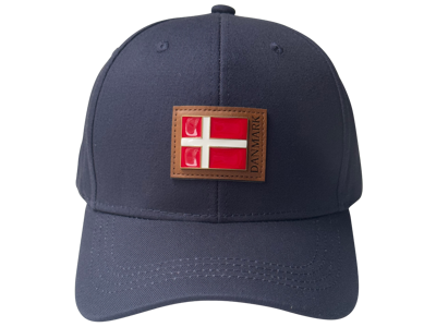 Kasket Navy m/Firkantet Læderpatch og metal DK Flag