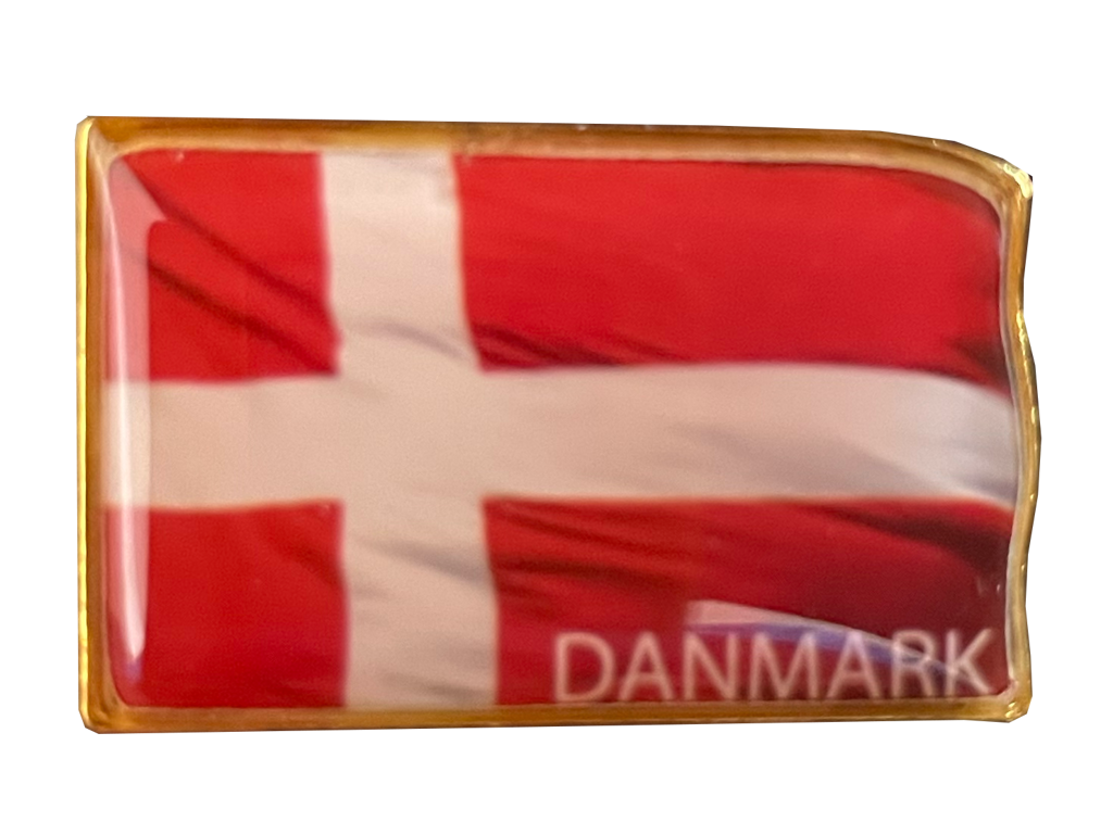 Pin DK Flag