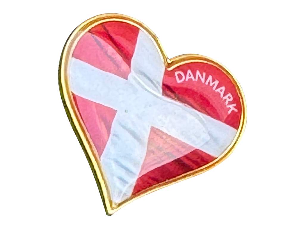 Pin DK Flag Heartshape